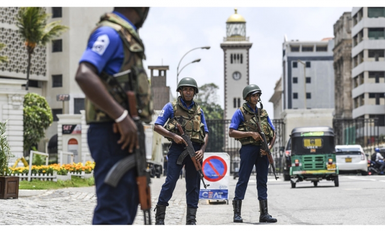 මාර්ග බාධක රාජකාරියට අද සිට ත්‍රිවිද හමුදාවත්