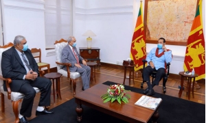 රාජ්‍ය තාන්ත්‍රික නිලධාරීන් හතරදෙනෙකු අගමැති හමුවෙයි