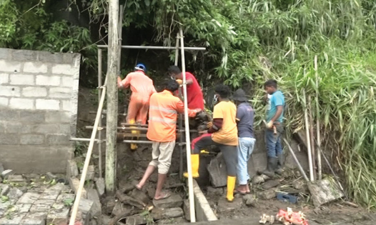 කොළඹ-නුවර මාර්ගයේ ජලය ඉවත් කිරීමට පියවර....(වීඩියෝ)