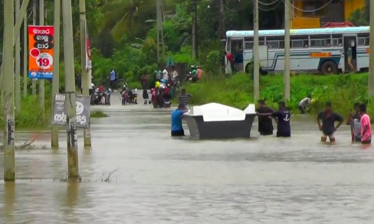 නිල්වලා ගඟ පිටාර ගැලීමෙන් ජන ජිවිතයට බාධා