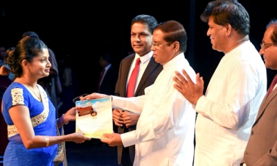 ජනපතිගෙන් ලැබුණ &#039;භූ අභිමානි&#039; ප්‍රණාම