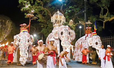 දළදා මාලිගාවේ කප් සිටුවීම අද - කතරගම පෙරහරත් ආරම්භ වේ (වීඩියෝ)