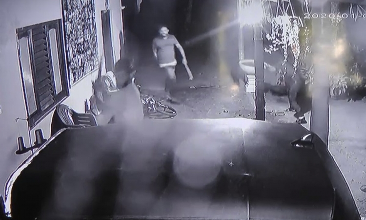 ඇඹිලිපිටිය පරදීමක් CCTV වලින් මාට්ටු (වීඩියෝ)