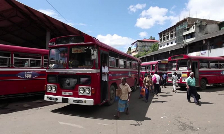 ඡන්දය දැමීමට ගමට යන්න විශේෂ බස් සේවයක්