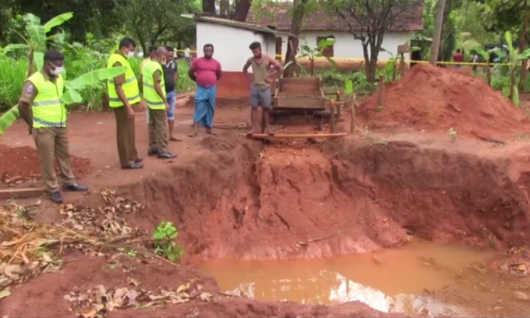 බකමුණේ අනාරක්ෂිත මැණික්‌ පතලකට වැටී දැරියන්‌ දෙදෙනෙකු මරුට