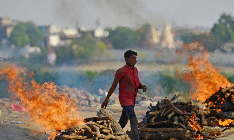 මිත්‍යාමත නිසා අළුවන ඉන්දියාවේ ජිවිත....