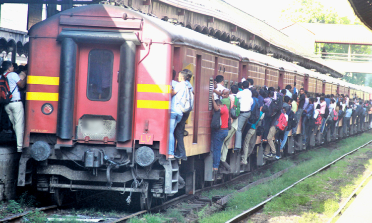 අදත් දුම්රිය ගමන්වාර කිහිපයක් අවලංගුයි