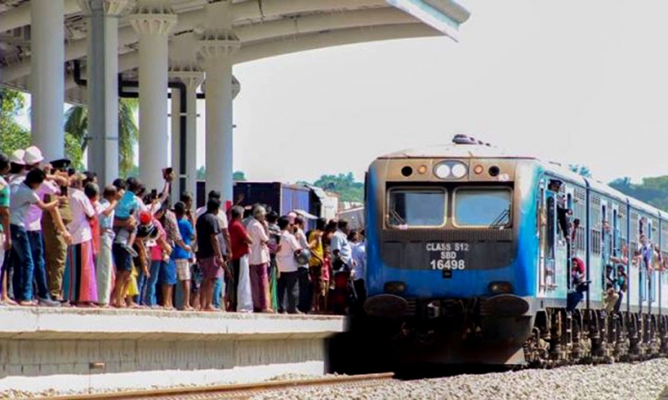 update මාතර - බෙලිඅත්ත මංගල දුම්රිය ධාවනය ඇරඹේ (වීඩියෝ)