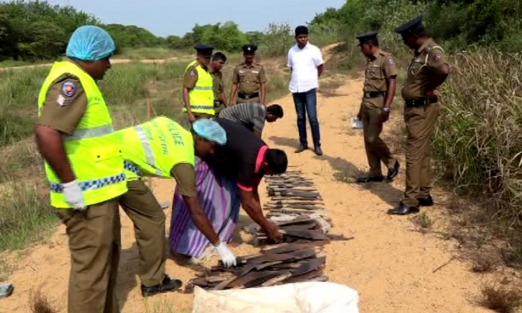 ගල්ඕයේ උක්පිහි තොගයක් උස්සයි...... සොරකමට 02ක් මාට්ටු