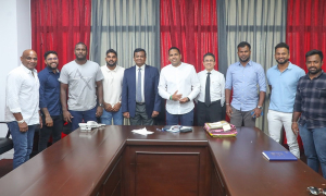 ක්‍රීඩා අමාත්‍යවරයා ක්‍රීඩක ගැටලු විමසයි