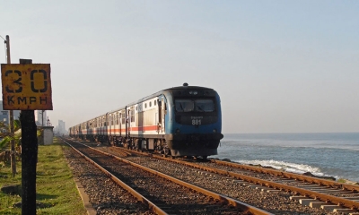 මුහුදුබඩ මාර්ගයේ දුම්රිය ධාවනයට බාධා