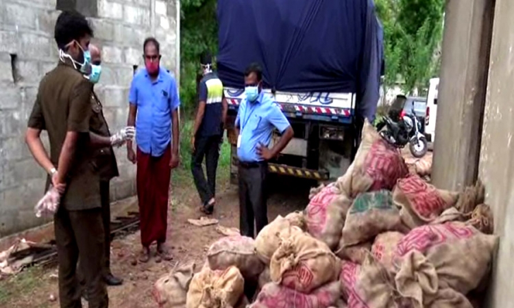 කලවම්කර විකුණනන් හැදූ ලූණු ටොන් 25ක් එළියට