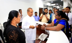 ප්‍රවාහන වෛද්‍ය සහතික අධිවේගී කරන්න ඇමති සැරසෙයි