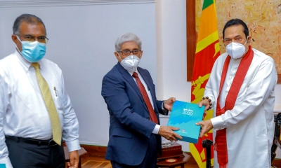 මහ බැංකුවේ 2020 වාර්ෂික වාර්තාව අග්‍රාමාත්‍යතුමා වෙත පිළිගන්වයි