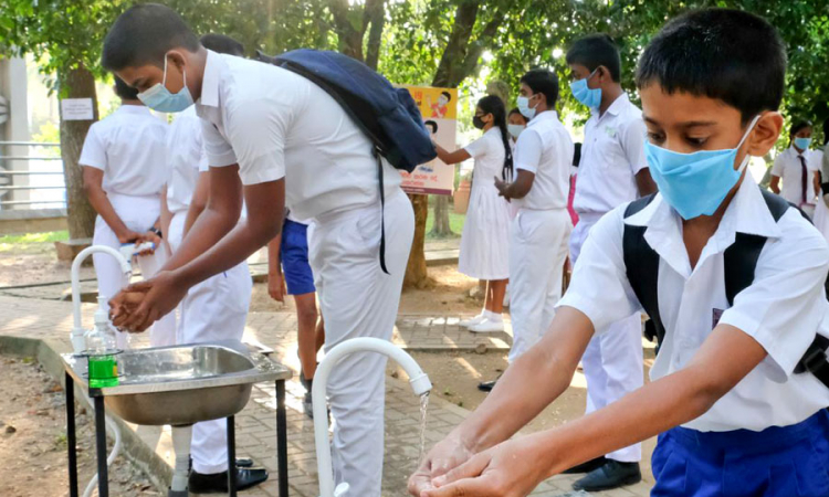 කඩිනමින් පාසල් ආරම්භ කිරීමට රජයේ අවධානය