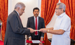 අගමැති මුදල්, ආර්ථික ස්ථායීකරණ සහ ජාතික ප්‍රතිපත්ති අමාත්‍ය ධුරයේ දිවුරුම් දෙයි (වීඩියෝ)