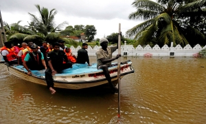 රත්නපුර විදුලිකණු රැසකට හානි..40,000ක් තවමත් ආරක්ෂිතව