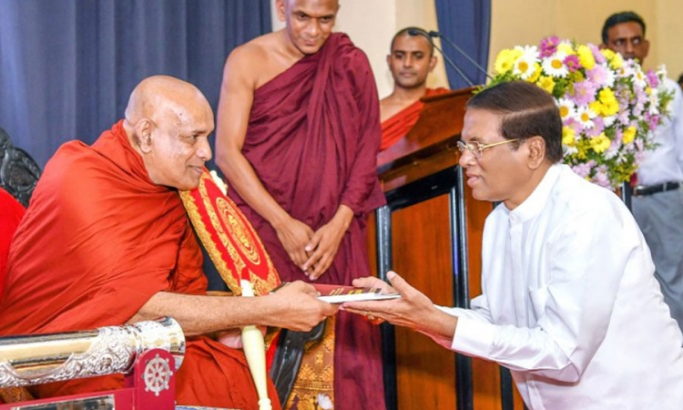 පූජ්‍ය දීවෙල මහින්ද හිමිට අක්තපත‍්‍ර ප්‍රදානය ජනපති අතින්