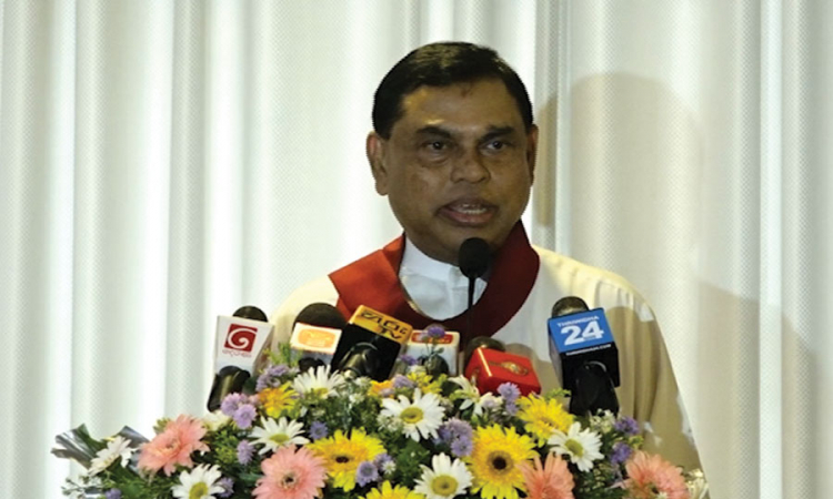 ලබන වසරේ වාහන ආනයනය කිරීමක් නැහැ; අමාත්‍ය බැසිල්....(වීඩියෝ)