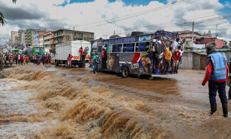 ජීවිත 76ක් උදුරාගත් ගංවතුර