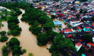 බ්‍රසීලයේ ගංවතුරින් 120ක් මරුට..100ක් අතුරුදන්