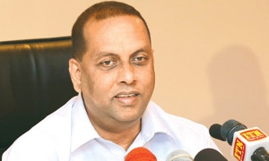 දාරලුවේ දුර්ලභ ශාකය කපා දැමීමට කිසිසේත්ම ඉඩ තබන්නේ නෑ - අමාත්‍ය අමරවීර