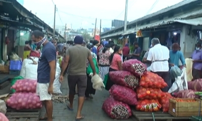 එළවළු, පළතුරු ඇතුළු ආහාර ද්‍රව්‍ය ප්‍රමාණවත් පරිදි