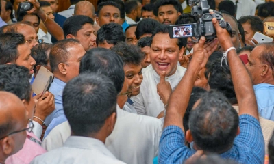 පොහොට්ටුවට ගිය අය අාපසු එන්න; දයාසිරිගෙන් ආරාධනා