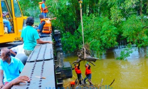 අවහිර පාලම්වලට නාවික හමුදාවෙන් එළියක්