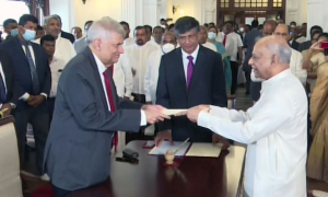 මෙරට 27 වැනි අග්‍රාමාත්‍යවරයා ලෙස දිනේෂ් ගුණවර්ධන මහතා පත්වේ (වීඩියෝ)