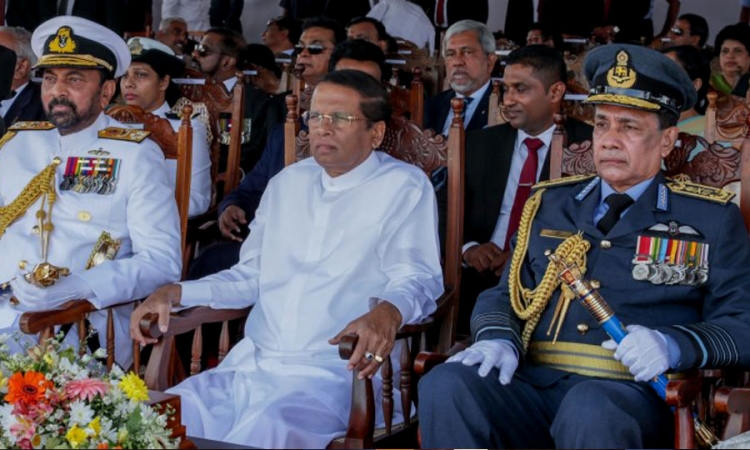 හිටපු නාවික හමුදාපති කරන්නාගොඩ, හිටපු ගුවන් හමුදාපති රොෂාන් ගුණතිලකට ගෞරව නාමයන්