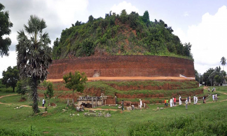 දීඝවාපි කැනීම් වලින් පුරාවස්තු මතුවෙයි