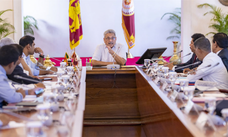 පවතින ඉන්ධන තොග සැලසුම් සහගතව බෙදාහරින්න - ජනපති