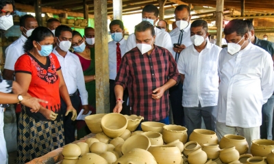 කර්මාන්ත ක්ෂේත්‍රයේ පුනරුදයකට සාම්ප්‍රදායික කර්මාන්ත ආරක්ෂා කිරීම ද අත්‍යවශ්‍යයයි   - අමාත්‍ය විමල් වීරවංශ