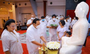 නවම් පුර පසළොස්වක පොහොය &quot;අමාදම් සිසිලස&quot;