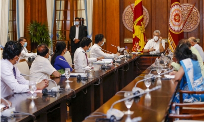 රාජ්‍ය ආයතන දේශපාලනය කළ යුතු නැහැ ; කළ යුත්තේ ආයතන දියුණ කිරීම - ජනපති (වීඩියෝ)