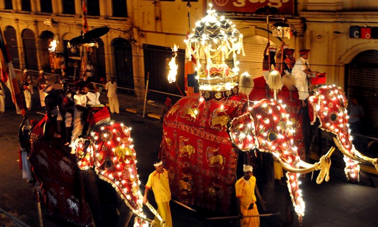 දිය කැපීමෙන් පෙරහැර මංගල්‍යය අවසන්