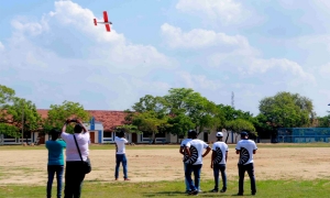 පුත්තලම ශාන්ත ඇන්ඩෘෘ විද්‍යාලයට ගිය දුරස්ථ පාලක යානය