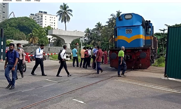 කාර්යාල දුම්රියක් පීලිපනී