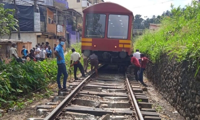 දුම්රිය පීලි පැනීමෙන් උඩරට මාර්ගයේ ගමනා ගමනයට බාධා